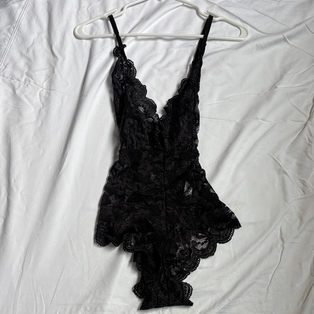 Elegant Black Lace Bodysuit romper